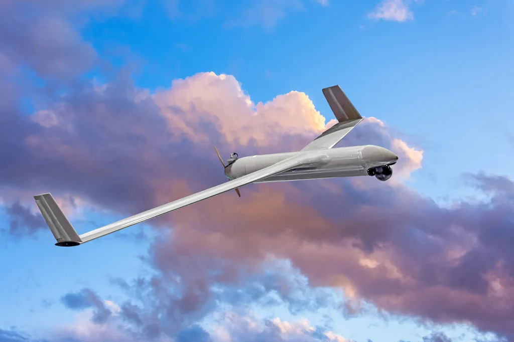 Military drone equipped with TrueRC antenna system